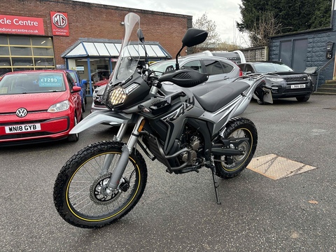 300 Adventure Petrol Manual Euro 5 (28 ps)