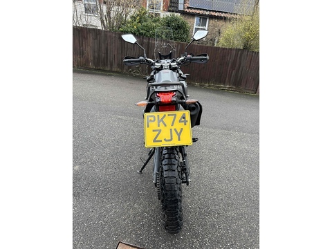 300 Adventure Petrol Manual Euro 5 (28 ps)