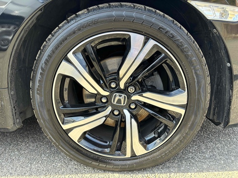 I-Dtec Sr 1.6 4dr Saloon Manual Diesel