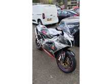 Aprilia RSV1000  