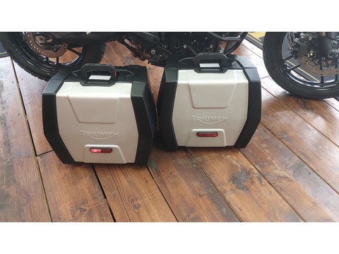 800 XR Adventure Petrol Manual (95 ps)