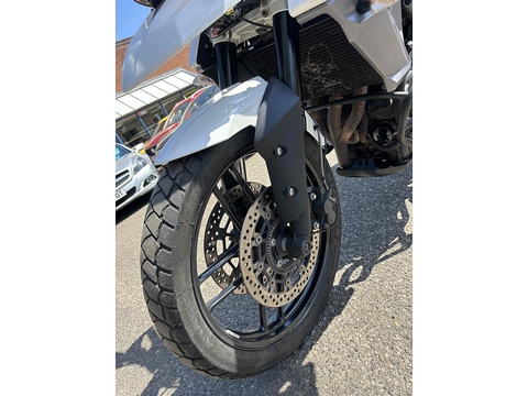 800 XR Adventure Petrol Manual (95 ps)