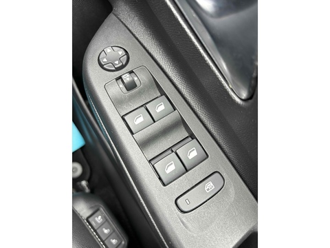 1.2 Turbo Ultimate Hatchback 5dr Petrol Manual Euro 6 (s/s) (100 ps)