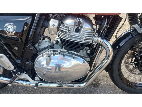 650 Roadster/Retro Petrol Manual Euro 5 (47 ps)