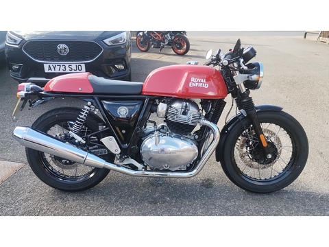 650 Roadster/Retro Petrol Manual Euro 5 (47 ps)