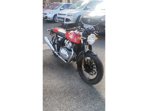 650 Roadster/Retro Petrol Manual Euro 5 (47 ps)