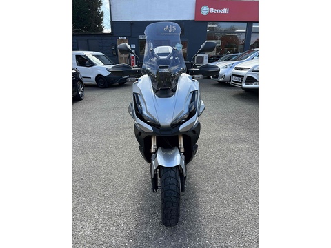 350 Scooter Petrol CVT V-Belt Euro 5 (29 ps)