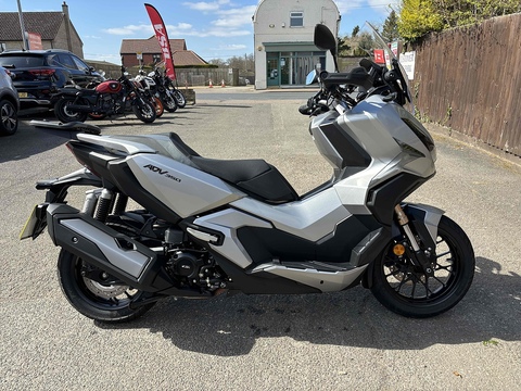 350 Scooter Petrol CVT V-Belt Euro 5 (29 ps)