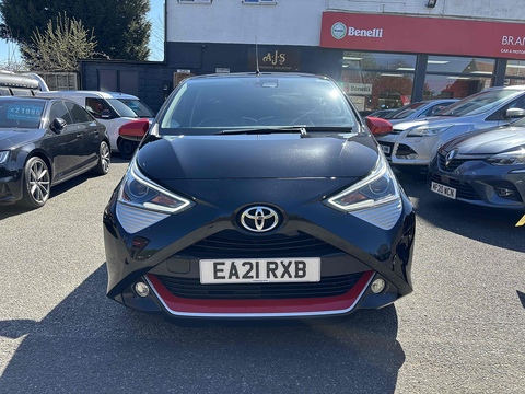 1.0 VVT-i x-trend Hatchback 5dr Petrol Manual Euro 6 (Safety Sense) (71 ps)