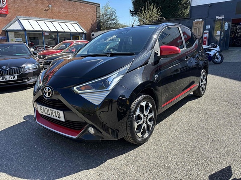 1.0 VVT-i x-trend Hatchback 5dr Petrol Manual Euro 6 (Safety Sense) (71 ps)
