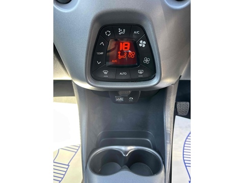 1.0 VVT-i x-trend Hatchback 5dr Petrol Manual Euro 6 (Safety Sense) (71 ps)