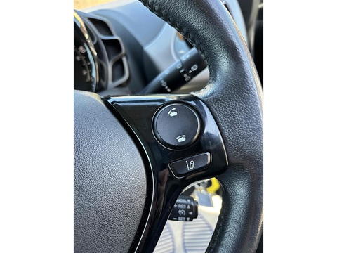 1.0 VVT-i x-trend Hatchback 5dr Petrol Manual Euro 6 (Safety Sense) (71 ps)