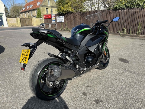 1000 Sports Tourer Petrol Manual Euro 5 (142 ps)