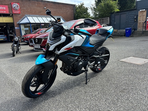 450 Naked Petrol Manual Euro 5 (47 ps)