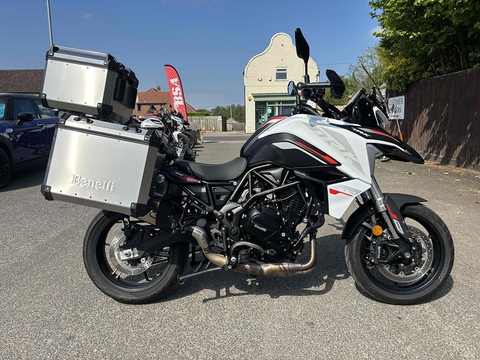 702 Adventure Petrol Manual Euro 5 (76 ps)