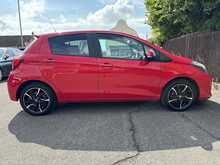 Toyota Yaris Dual VVT-i Sport 