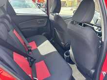 Toyota Yaris Dual VVT-i Sport 