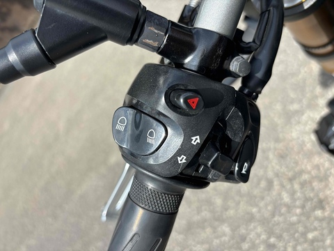 Naked 800 MANUAL Petrol