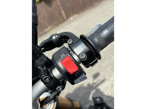 Naked 800 MANUAL Petrol