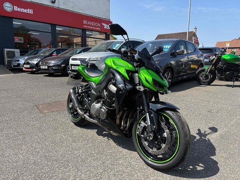 1000 Supernaked Petrol Manual (142 ps)