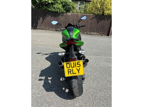 1000 Supernaked Petrol Manual (142 ps)