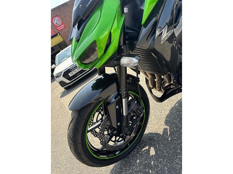 1000 Supernaked Petrol Manual (142 ps)