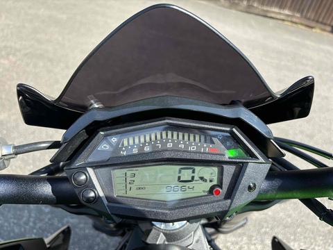 1000 Supernaked Petrol Manual (142 ps)