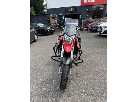 125 E5 Motorbike 125 Manual Petrol