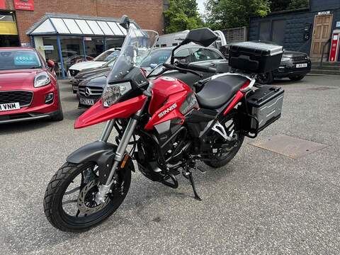 125 E5 Motorbike 125 Manual Petrol