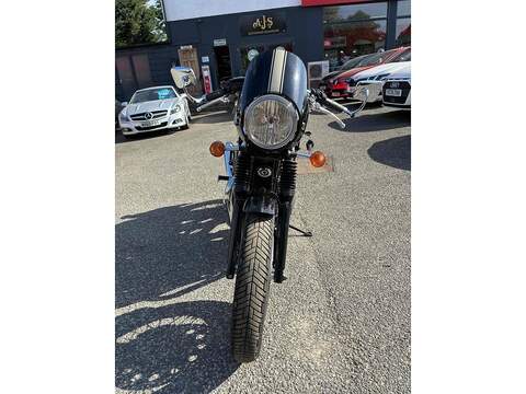 865 Roadster/Retro Petrol Manual (69 ps)