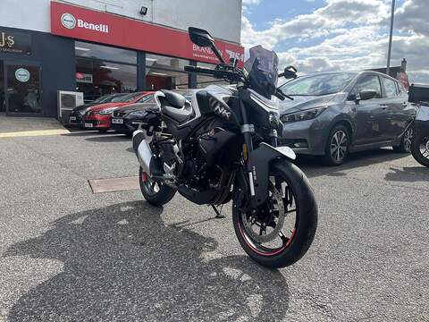 450 Naked Petrol Manual Euro 5 (47 ps)