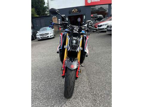 1000 Naked Petrol Manual Euro 5 (152 ps)