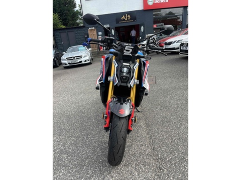 1000 Naked Petrol Manual Euro 5 (152 ps)