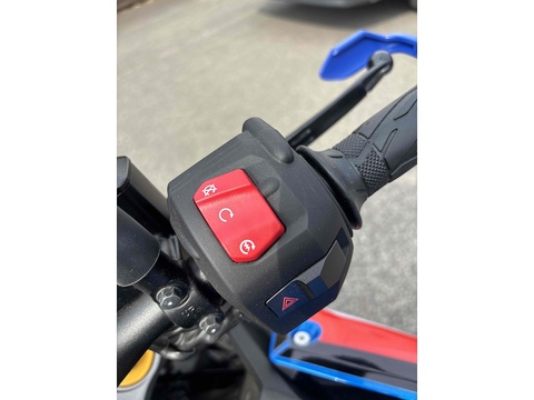 1000 Naked Petrol Manual Euro 5 (152 ps)