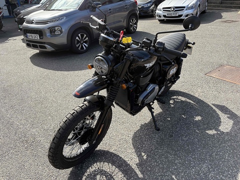 652 Roadster/Retro Petrol Manual Euro 5 (45 ps)