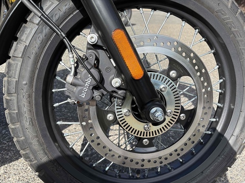 652 Roadster/Retro Petrol Manual Euro 5 (45 ps)