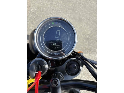 652 Roadster/Retro Petrol Manual Euro 5 (45 ps)