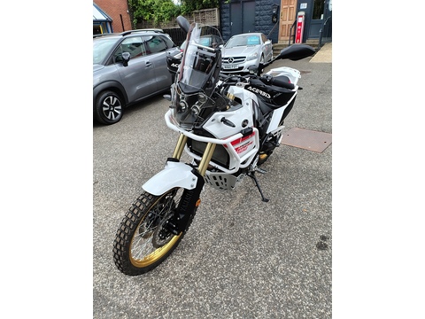 700 Rally Adventure Petrol Manual Euro 5 (73 ps)