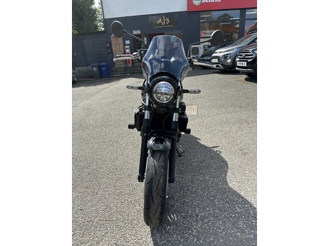 650 Modern Classic Petrol Manual Euro 5 (68 ps)