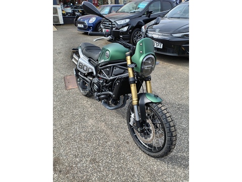 Naked 0.0 Manual Petrol