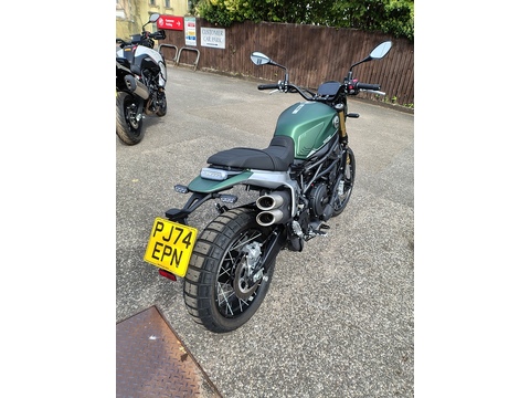 Naked 0.0 Manual Petrol