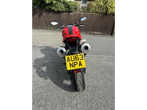 696 Plus Naked Petrol Manual (75 ps)