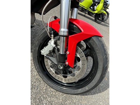 696 Plus Naked Petrol Manual (75 ps)