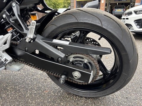 750 Naked Petrol Manual (106 ps)