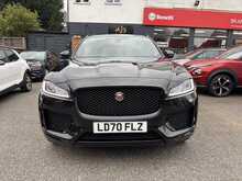 Jaguar F-PACE D180 Chequered Flag