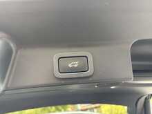 Jaguar F-PACE D180 Chequered Flag