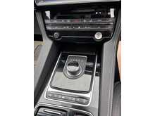 Jaguar F-PACE D180 Chequered Flag