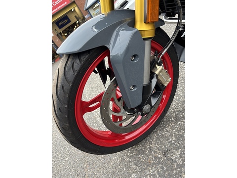 310 Naked Petrol Manual Euro 5 (34 ps)