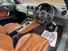 Audi TTS TFSI Black Edition 