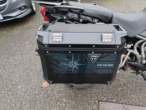 800 XCx Adventure Petrol Manual Euro 4 (95 ps)